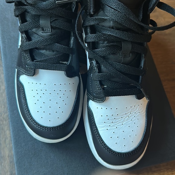 Air Jordan 1 Mid (GS) sz 6.5 youth - Picture 4 of 11